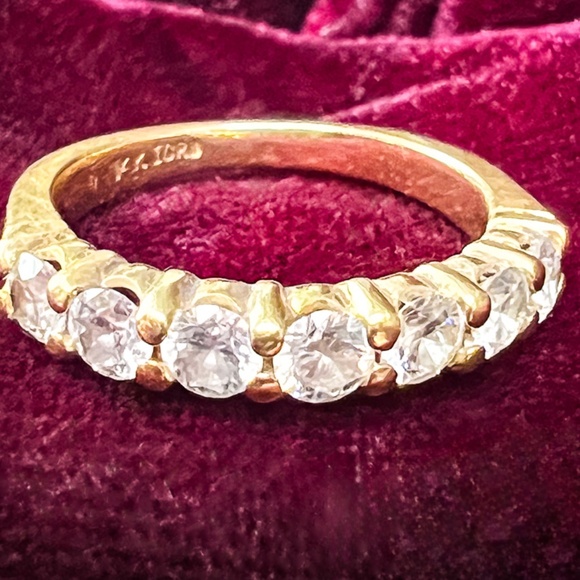 Seven DIAMOND RING Band in 14k Yellow Gold // size 6 - Picture 8 of 10